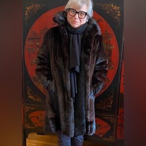 Gorgeous Dark Brown Mink Coat